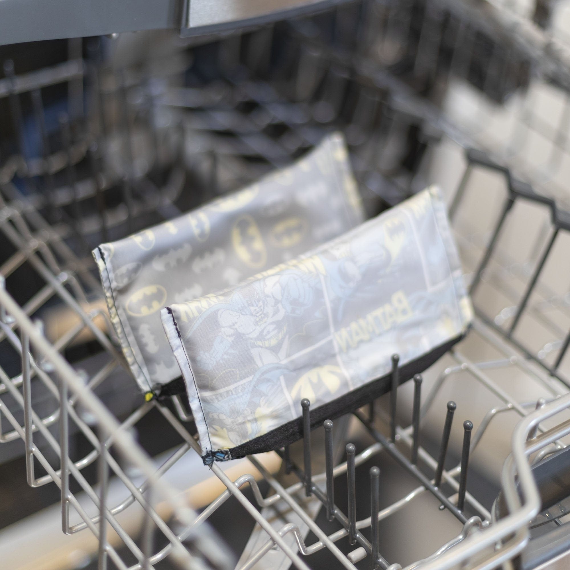 Bumkins DC Comics™ Reusable Small Snack Bag - 2 Pack Bumkins DC Comics™ Reusable Small Snack Bag - 2 Pack