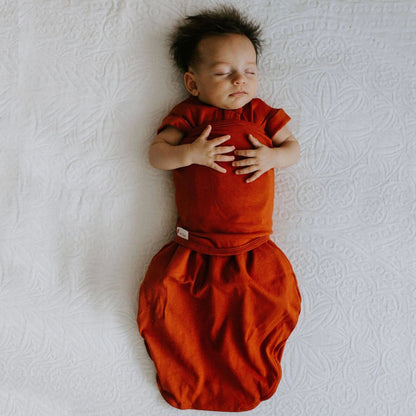 embé Transitional Short Sleeve Rust 2-Way Swaddle Sack (3-6 months)