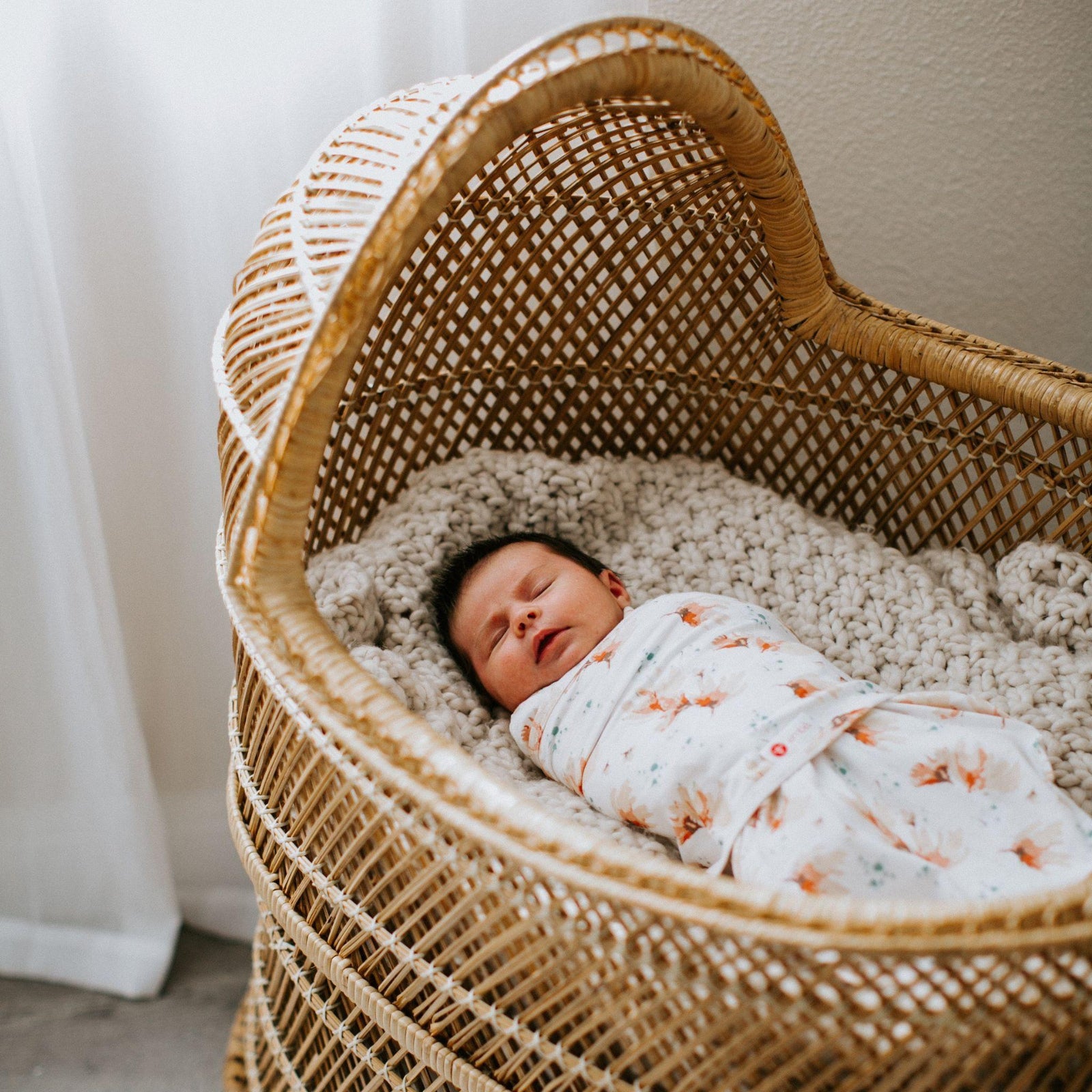 embé Starter Classic 2-Way Swaddle Sack (0-4mos)