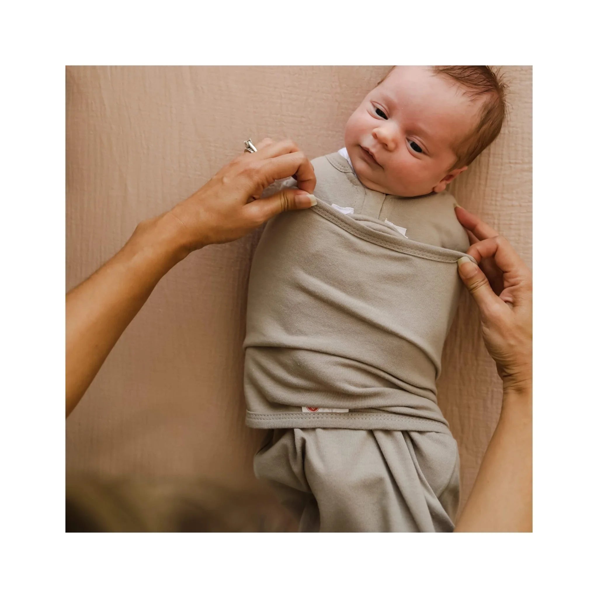 Embé Arms-In Starter Swaddle Wrap 0-3 Months - Chai
