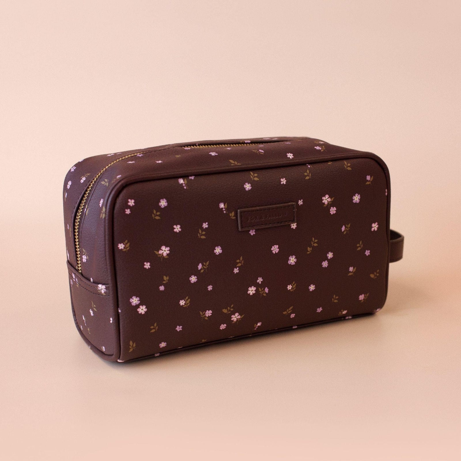 Fox & Fallow Medium Luxury Wash Bag | Pebble Vegan Leather