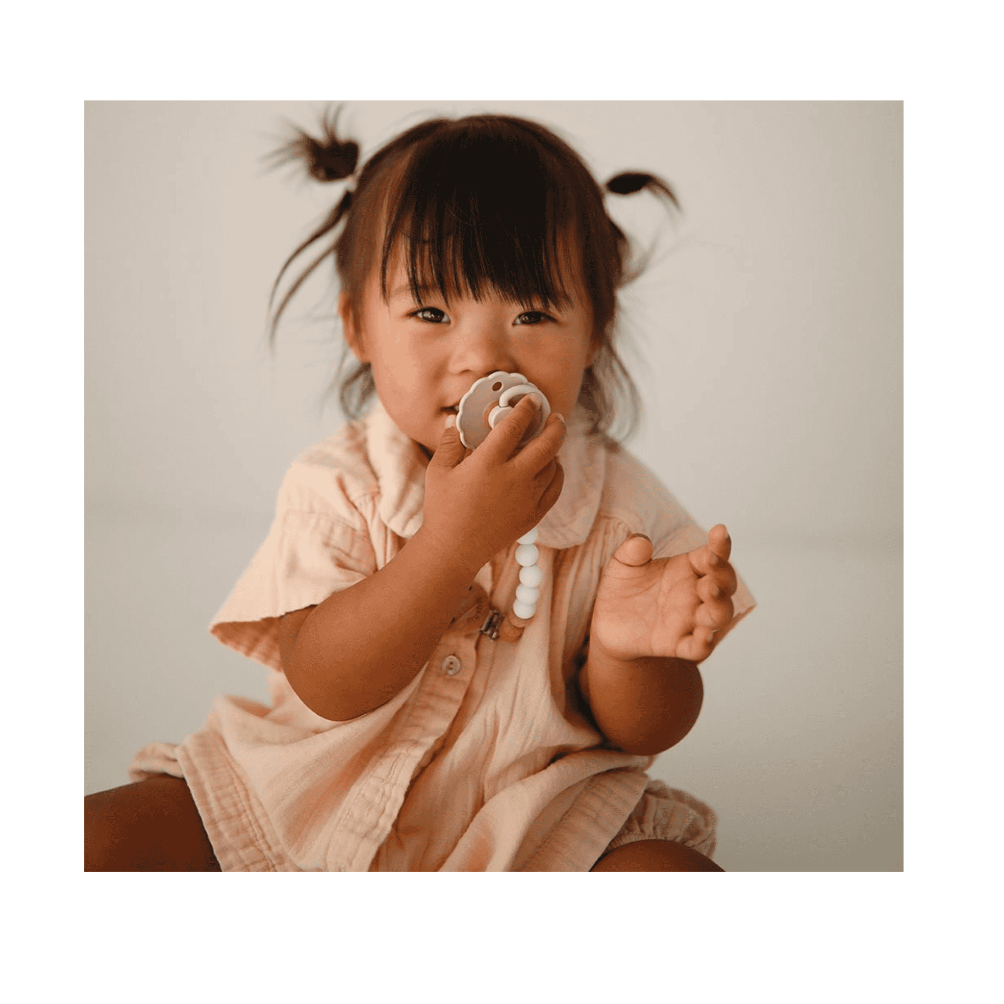 FRIGG Daisy Pacifier Round 2-Pack Silicone - Size 1 (0-6 Months) - Baby Pink & Soft Lilac