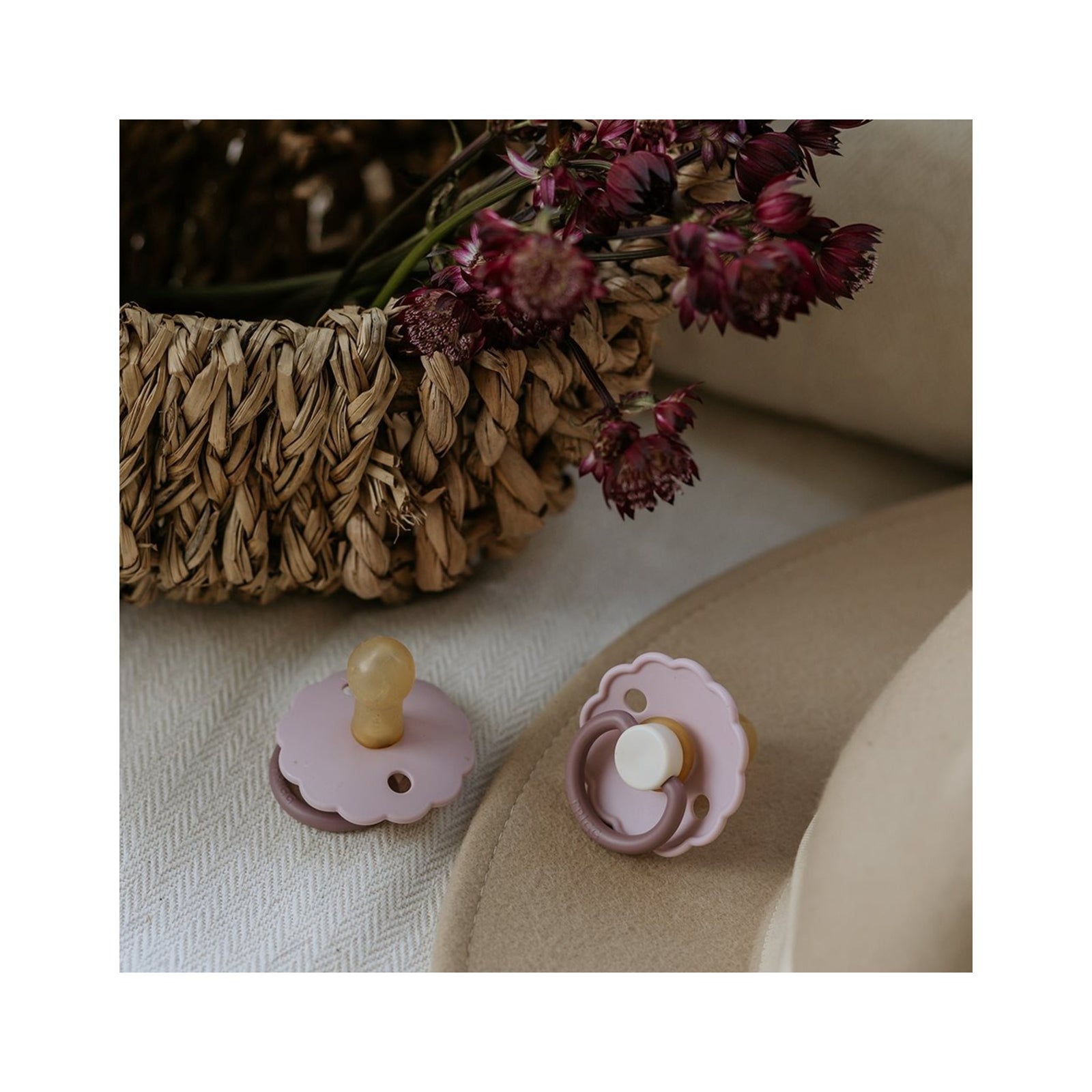 FRIGG Daisy Round Natural Rubber Pacifier 2-Pack | Floral Scalloped Design for Breast-Like Comfort