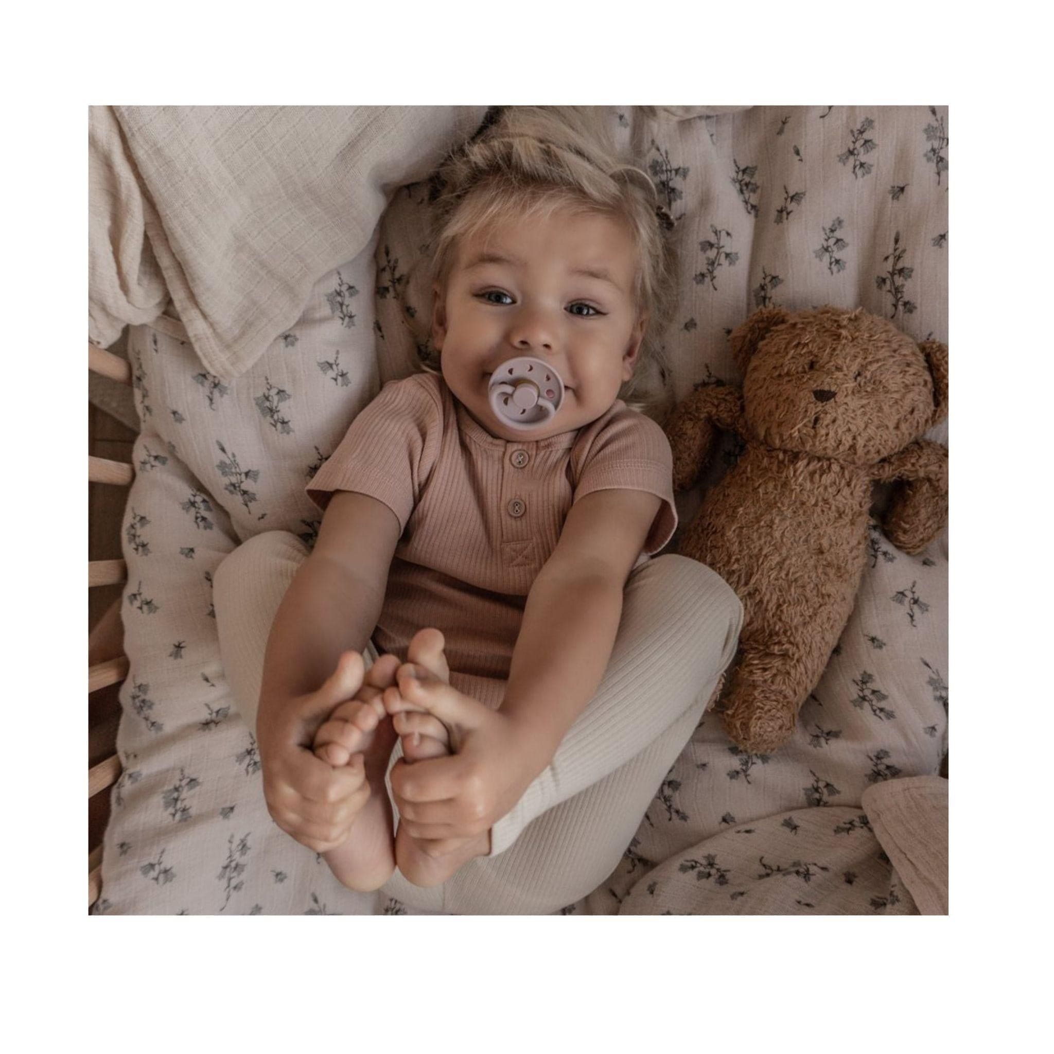 FRIGG Moon Phase Pacifier Round 2-Pack Silicone - Size 1 (0-6 Months) - Pale Daffodil & Soft Lilac