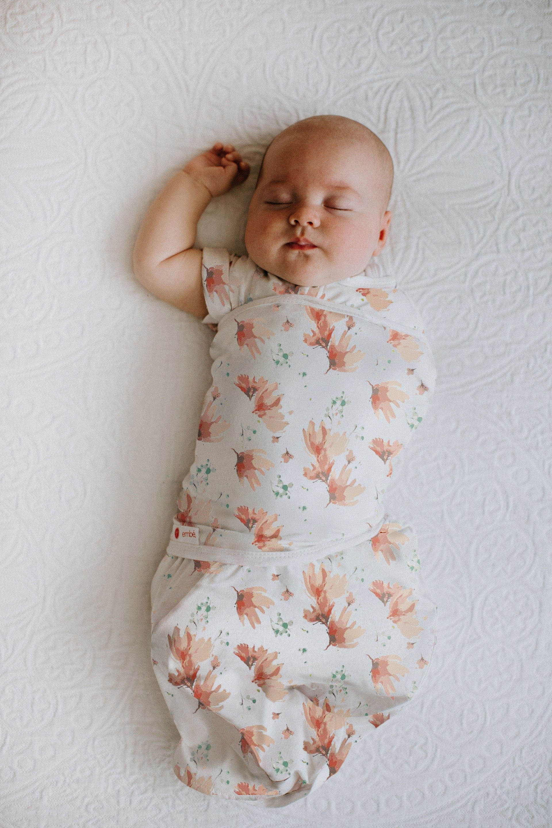 embé Short Sleeve Transitional 2-Way Swaddle Sack (3-6mos) embé Short Sleeve Transitional 2-Way Swaddle Sack (3-6mos) 