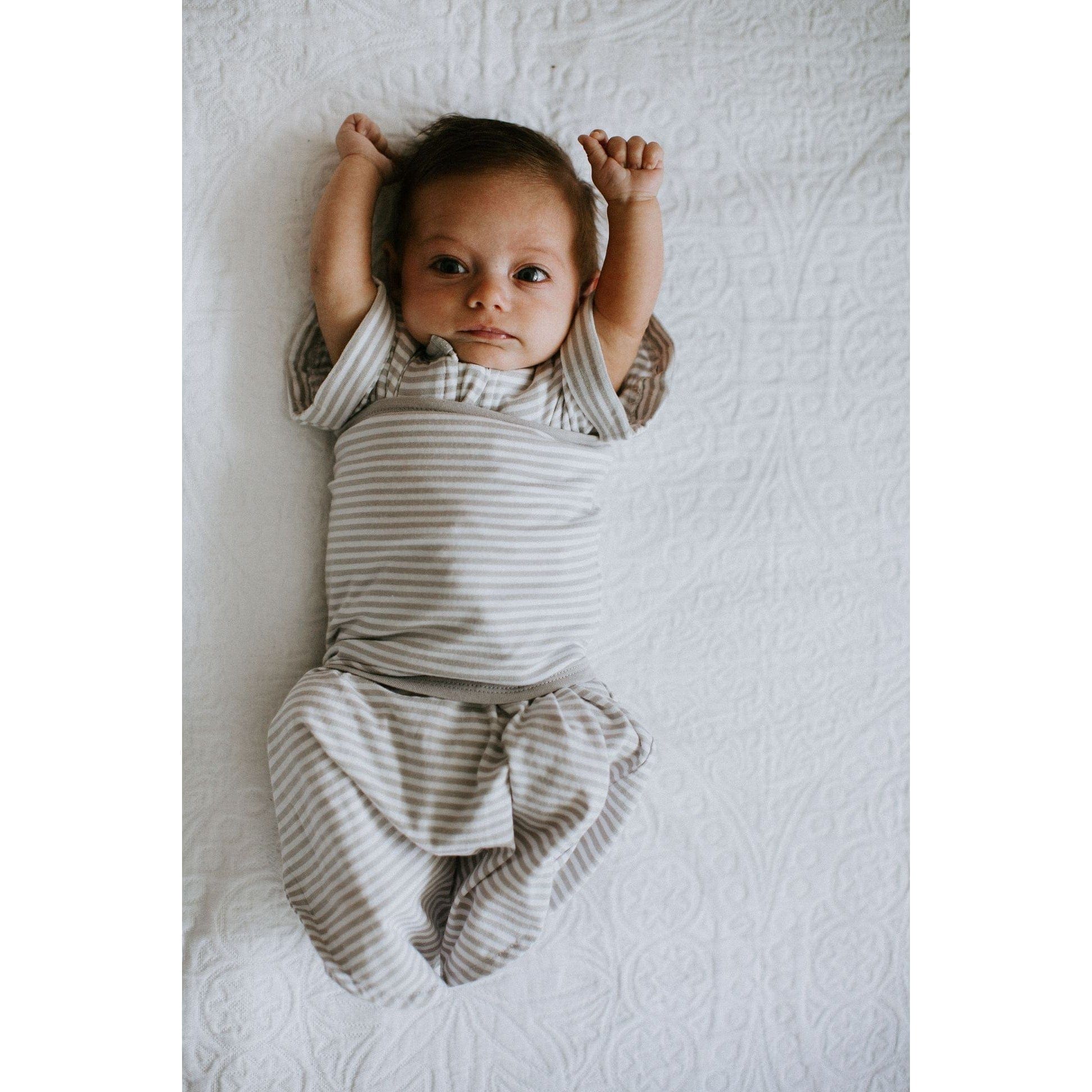 embé Short Sleeve Transitional 2-Way Swaddle Sack (3-6mos) embé Short Sleeve Transitional 2-Way Swaddle Sack (3-6mos) 