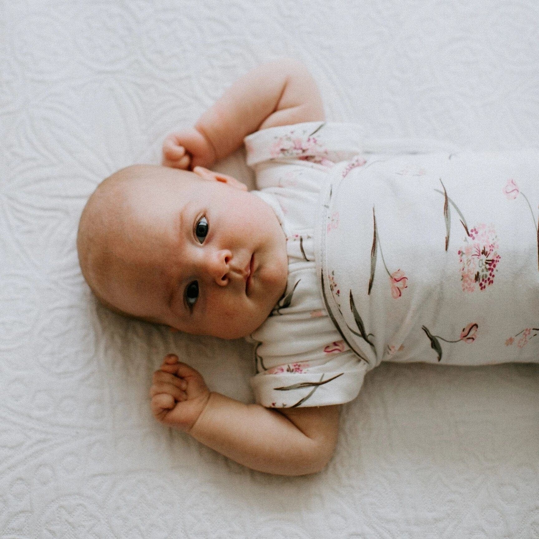 embé Short Sleeve Transitional 2-Way Swaddle Sack (3-6mos) embé Short Sleeve Transitional 2-Way Swaddle Sack (3-6mos) 