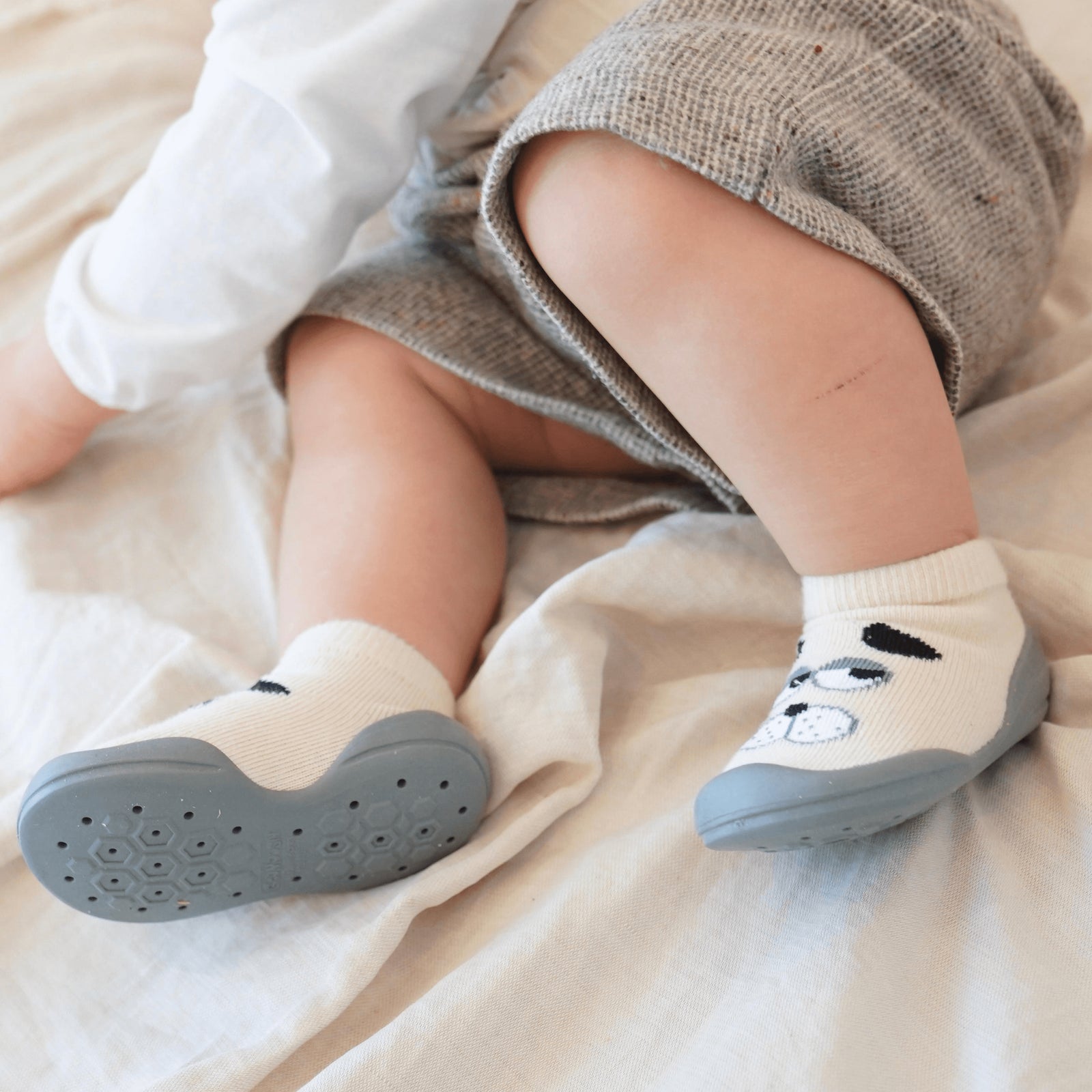 Ggomoosin Hound Dog Rubber Sock Shoes Ggomoosin Hound Dog Rubber Sock Shoes 
