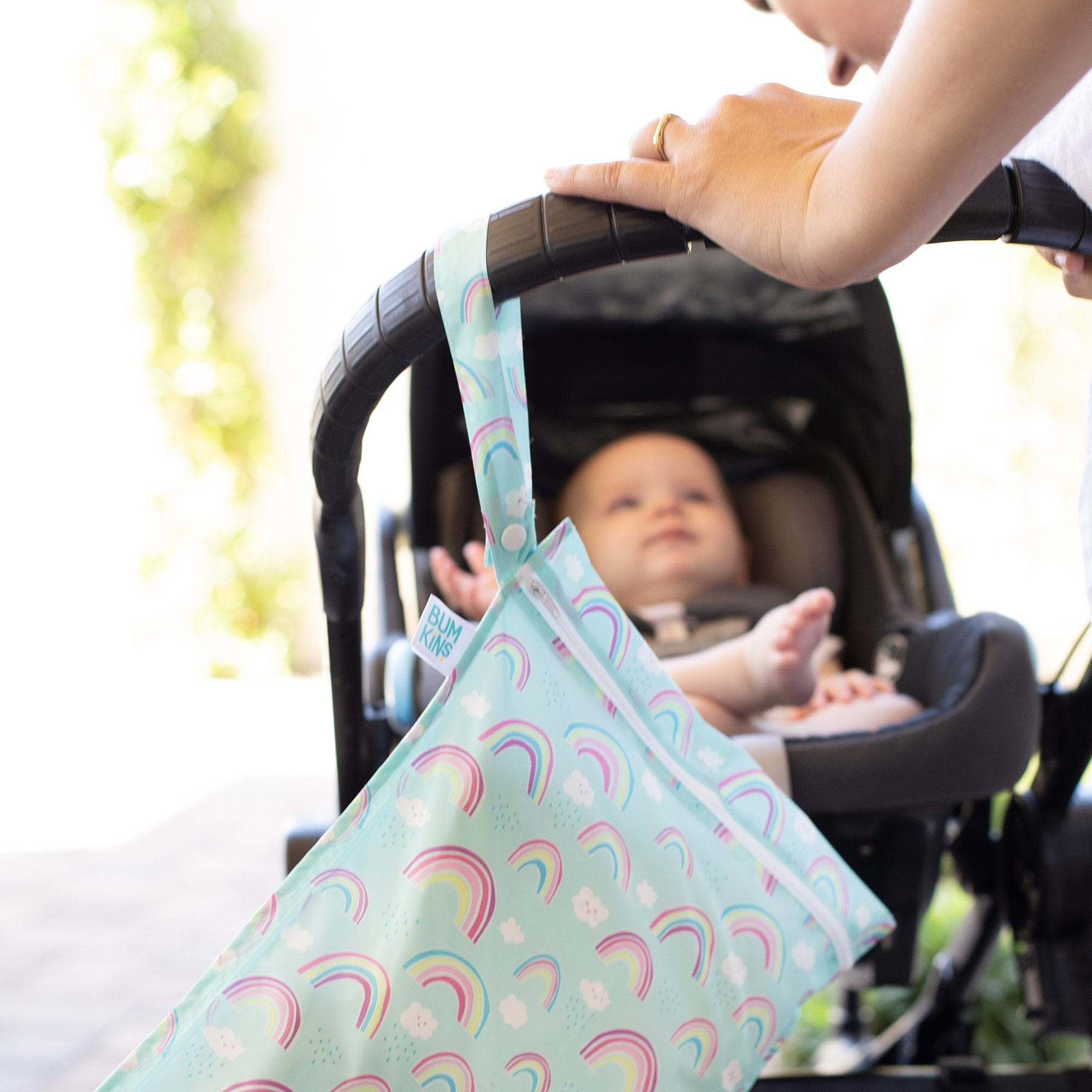 Bumkins Wet Bag - Rainbows Bumkins Wet Bag - Rainbows 