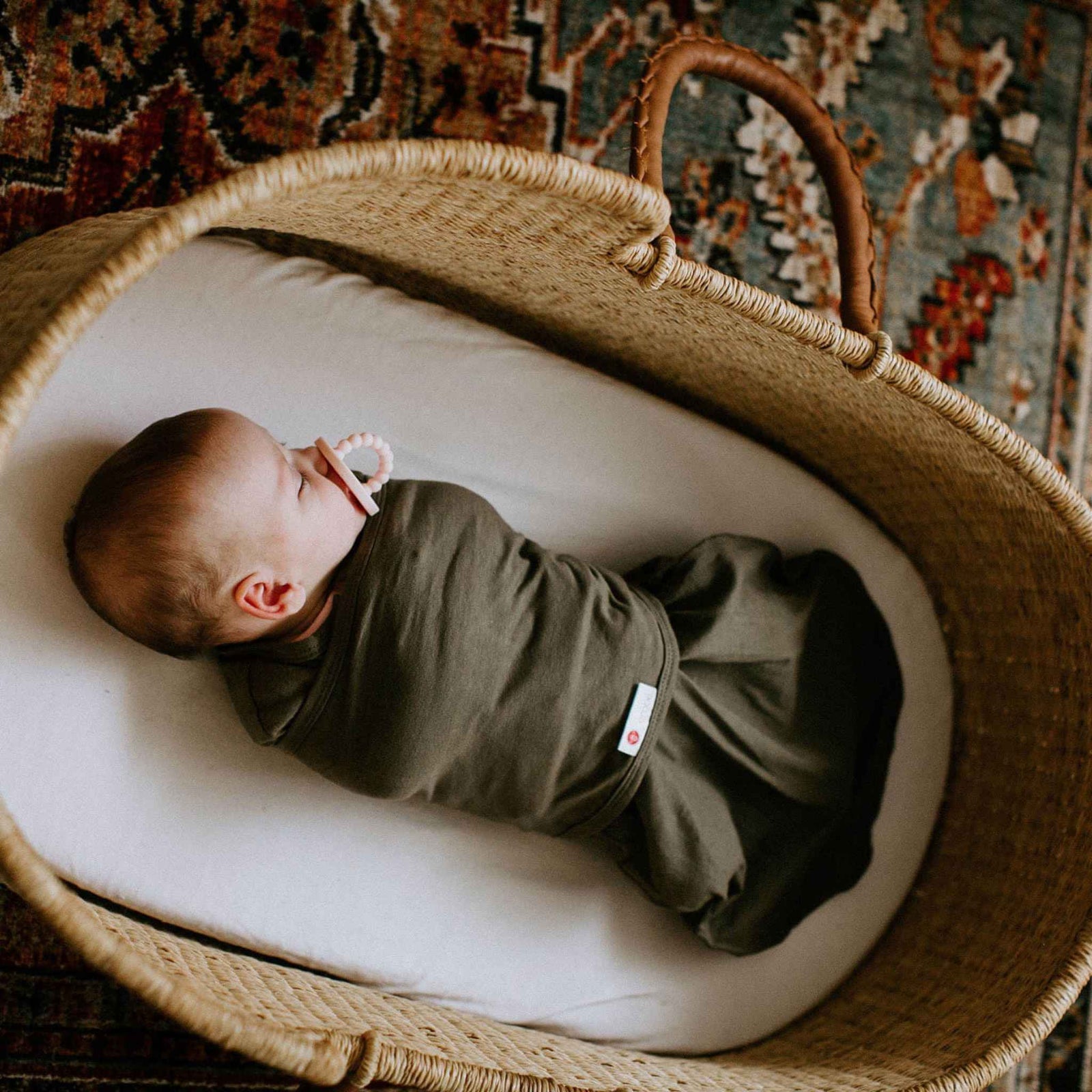 & embé Preemie 2-Way Swaddle Sack (4-6lbs) & embé Preemie 2-Way Swaddle Sack (4-6lbs) 