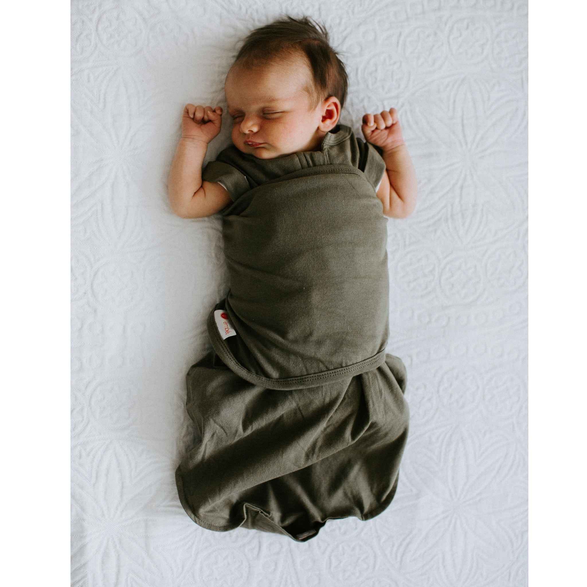 & embé Preemie 2-Way Swaddle Sack (4-6lbs) & embé Preemie 2-Way Swaddle Sack (4-6lbs) 