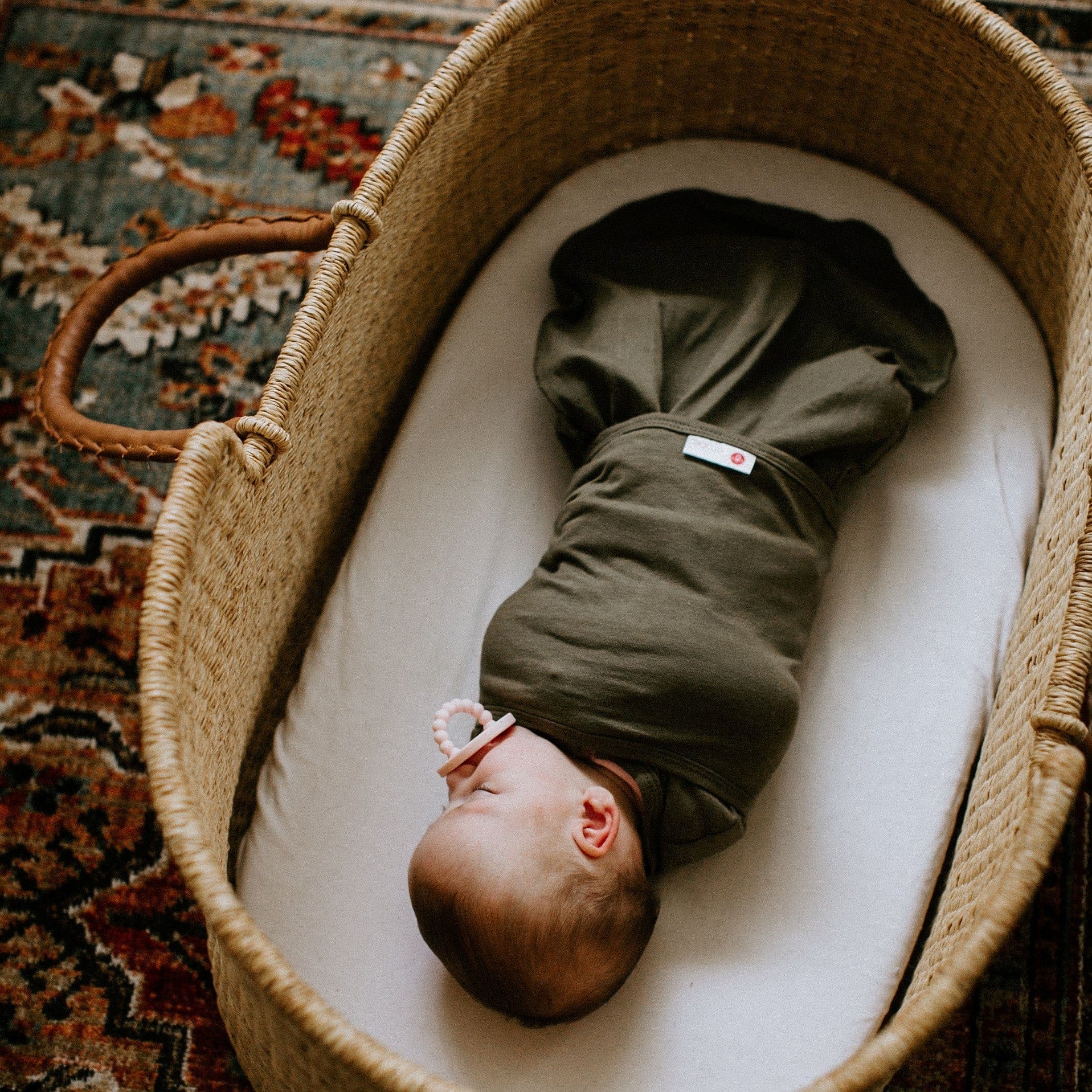 embé Short Sleeve Transitional 2-Way Swaddle Sack (3-6mos) embé Short Sleeve Transitional 2-Way Swaddle Sack (3-6mos) 