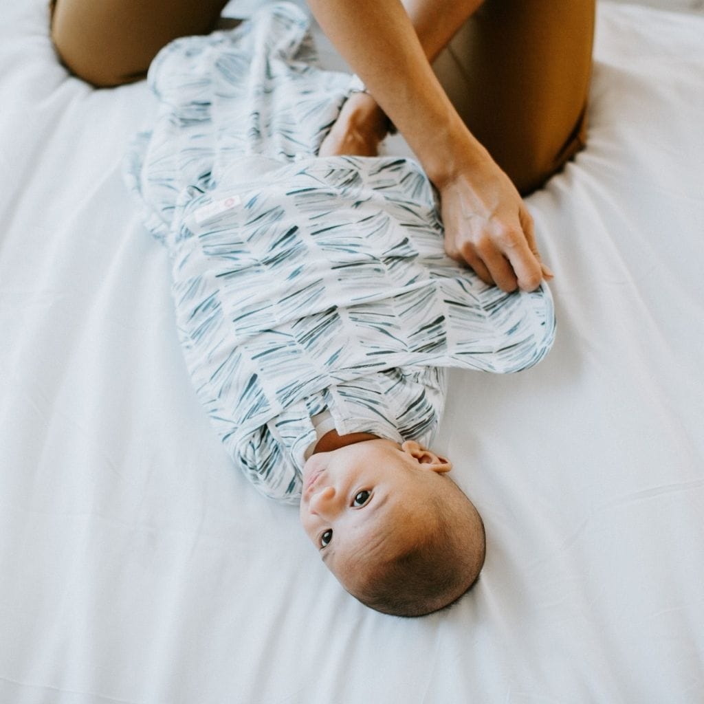 embé Short Sleeve Transitional 2-Way Swaddle Sack (3-6mos) embé Short Sleeve Transitional 2-Way Swaddle Sack (3-6mos) 