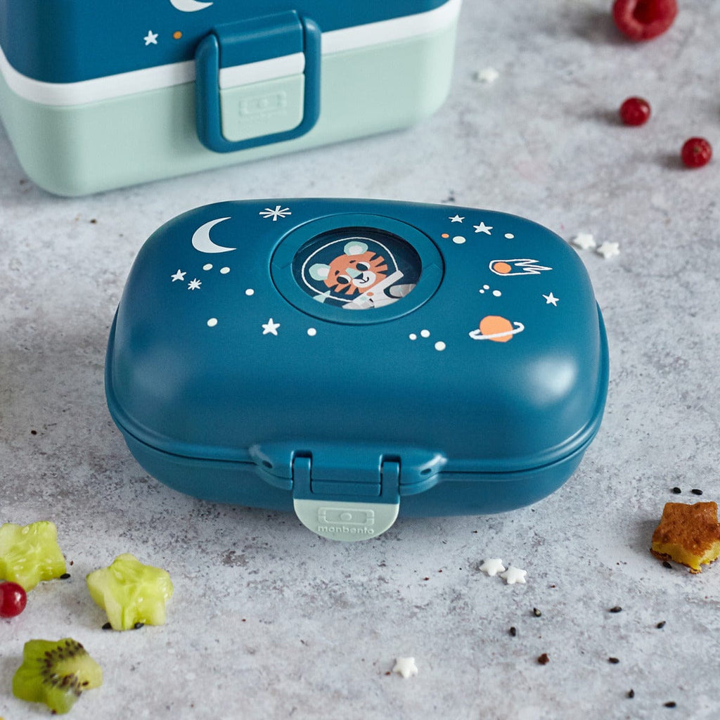 Monbento Gram blue Cosmic Kids Snack Box 600ml Monbento Gram blue Cosmic Kids Snack Box 600ml 