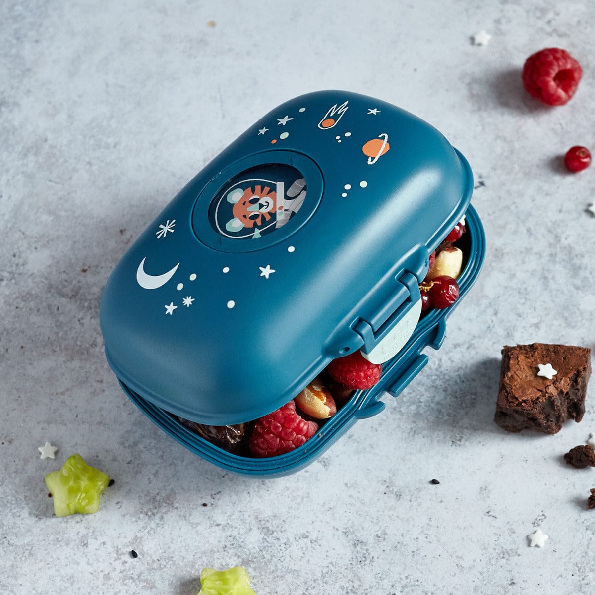 Monbento Gram blue Cosmic Kids Snack Box 600ml Monbento Gram blue Cosmic Kids Snack Box 600ml 
