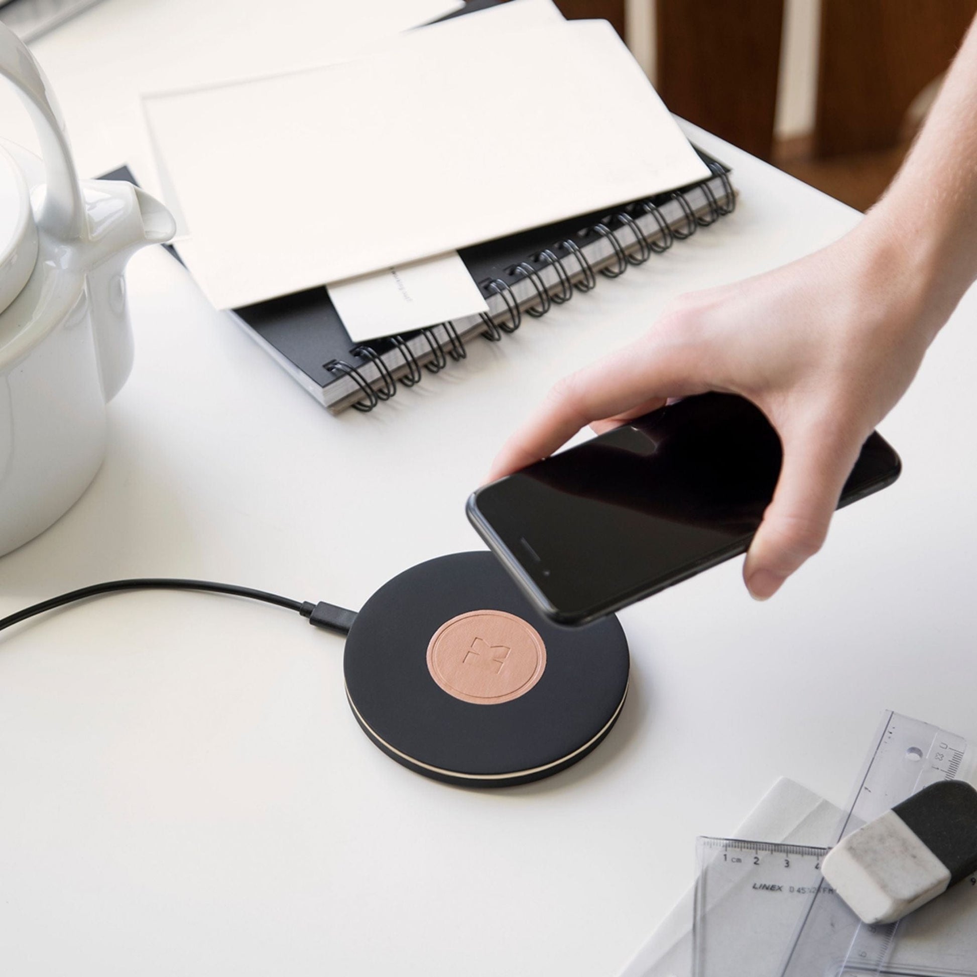 Kreafunk Wicharge II Wireless Charger Pad Kreafunk Wicharge II Wireless Charger Pad 