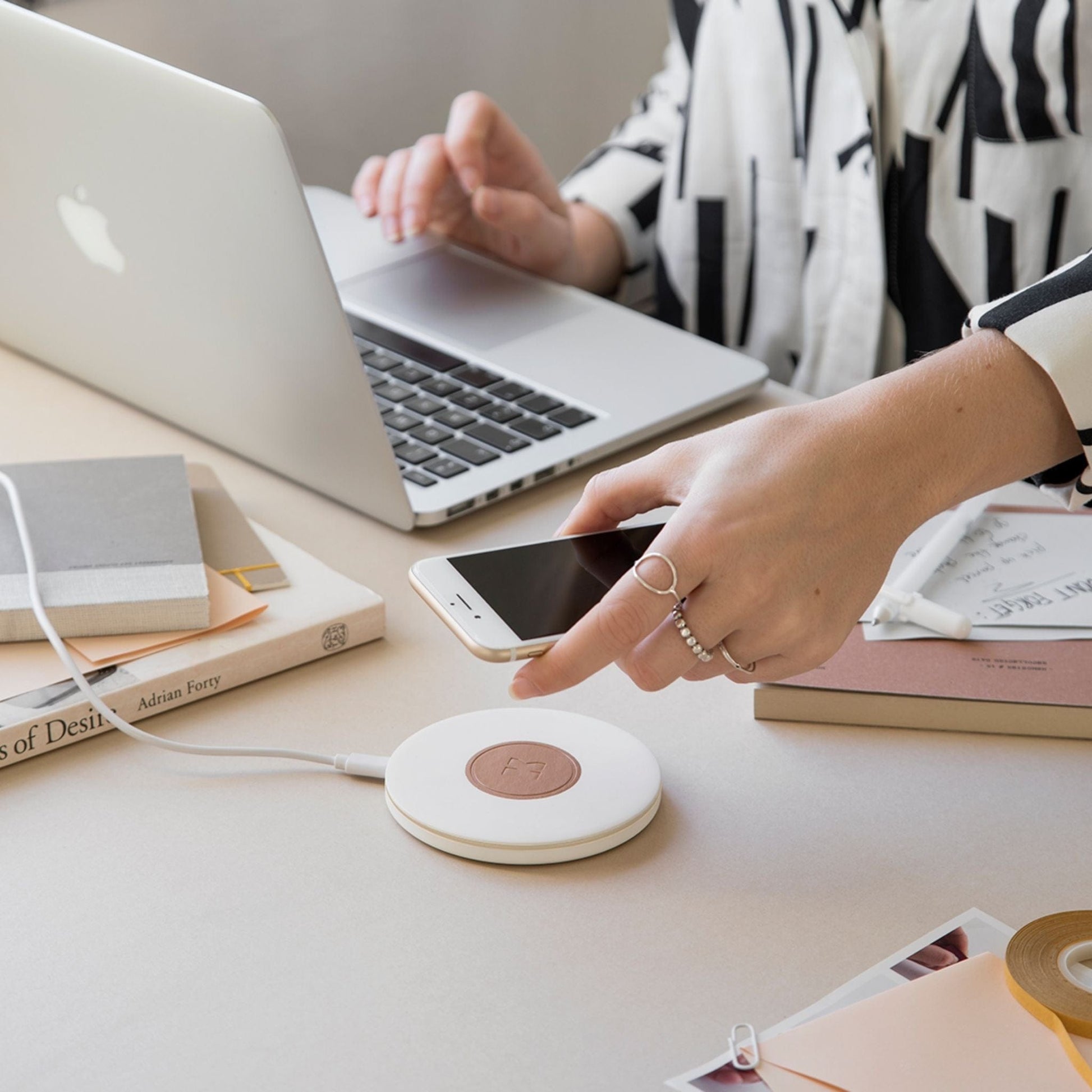 Kreafunk Wicharge II Wireless Charger Pad Kreafunk Wicharge II Wireless Charger Pad 