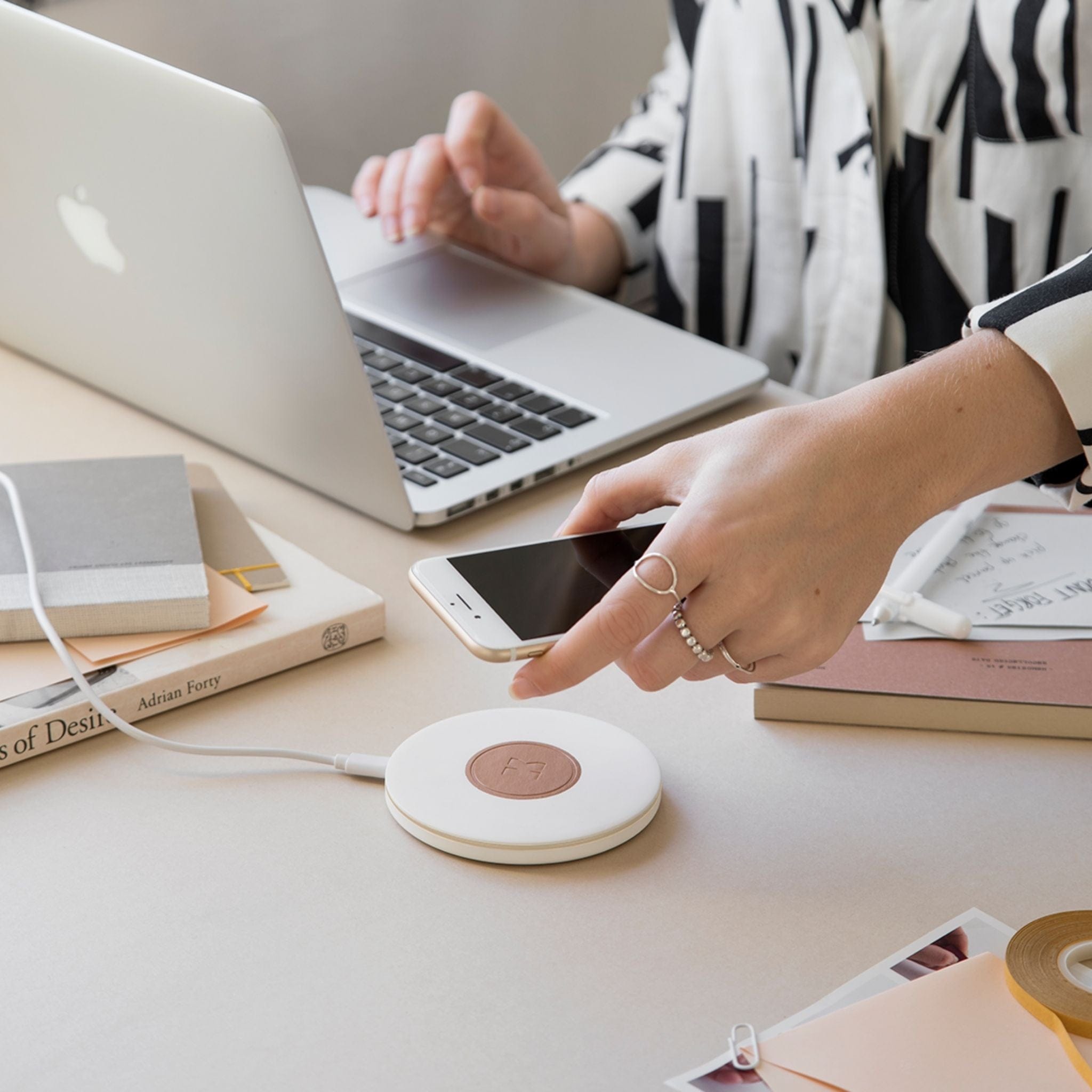 Kreafunk Wicharge II Wireless Charger Pad Kreafunk Wicharge II Wireless Charger Pad 