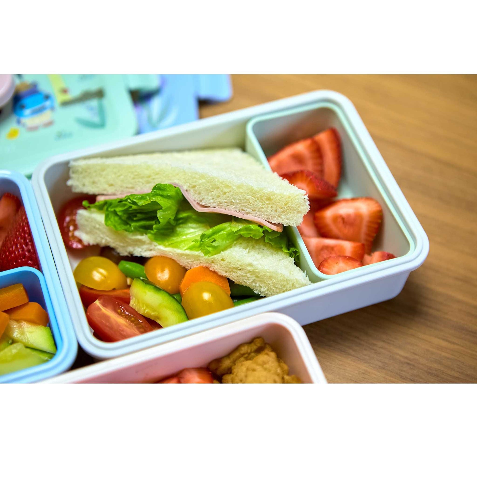 Marcus & Marcus Kids Bento Lunch Box 700ml Marcus & Marcus Kids Bento Lunch Box 700ml 