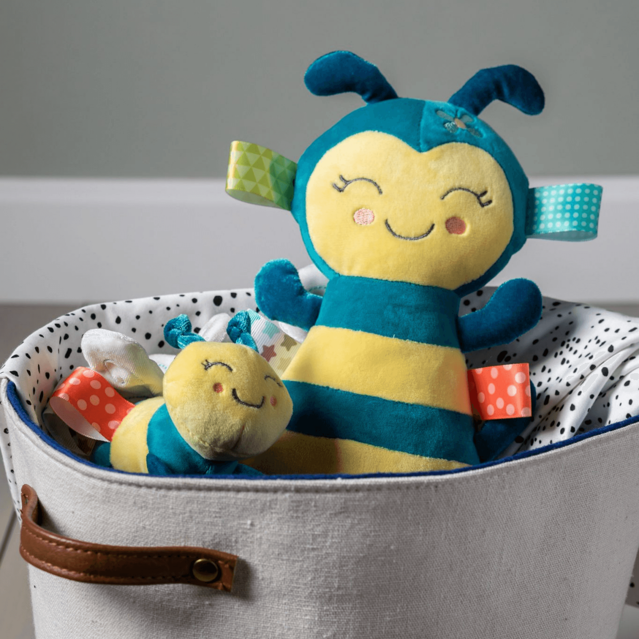 Mary Meyer Taggies Fuzzy Buzzy Bee Teether Rattle Mary Meyer Taggies Fuzzy Buzzy Bee Teether Rattle 