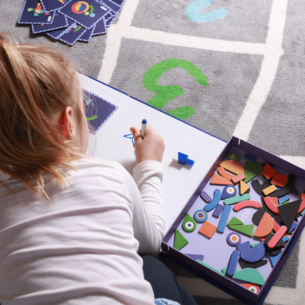 mierEdu Shapes Magnetic Art Case mierEdu Shapes Magnetic Art Case 