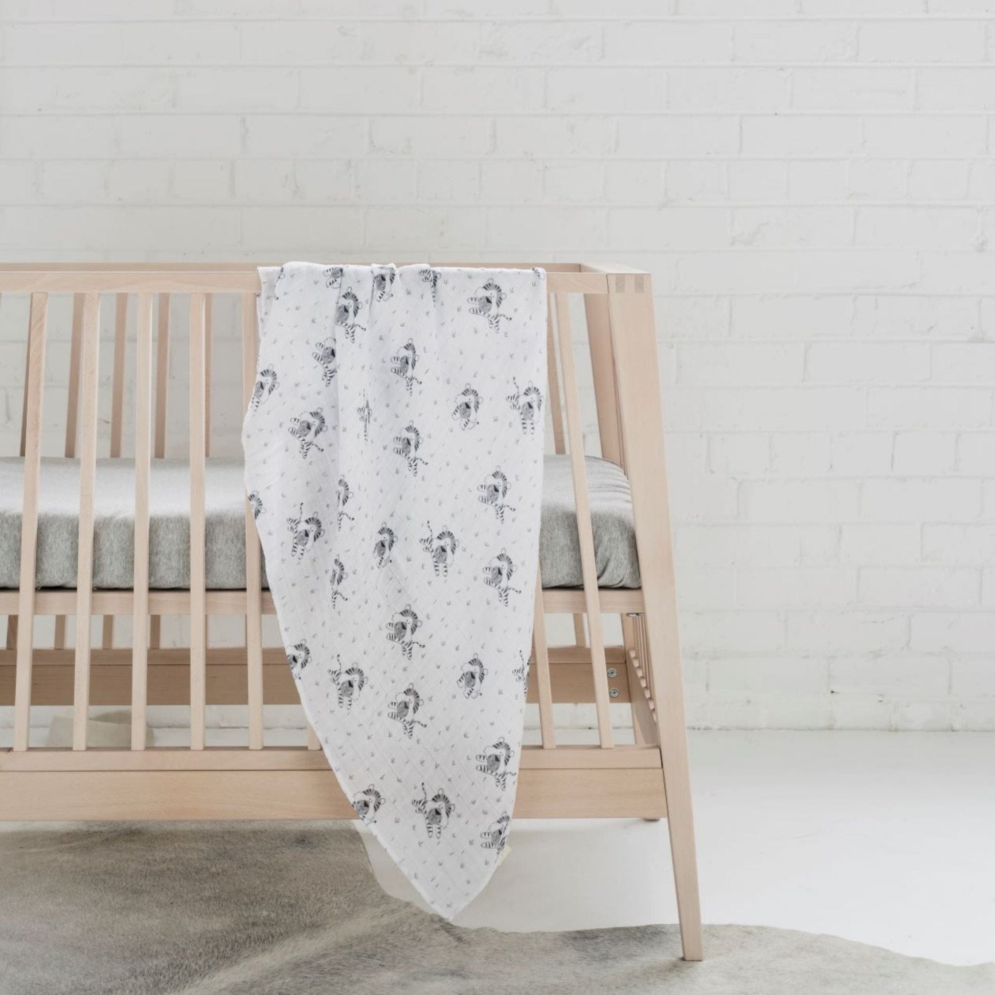 Mister Fly Baby Muslin Wrap Mister Fly Baby Muslin Wrap 
