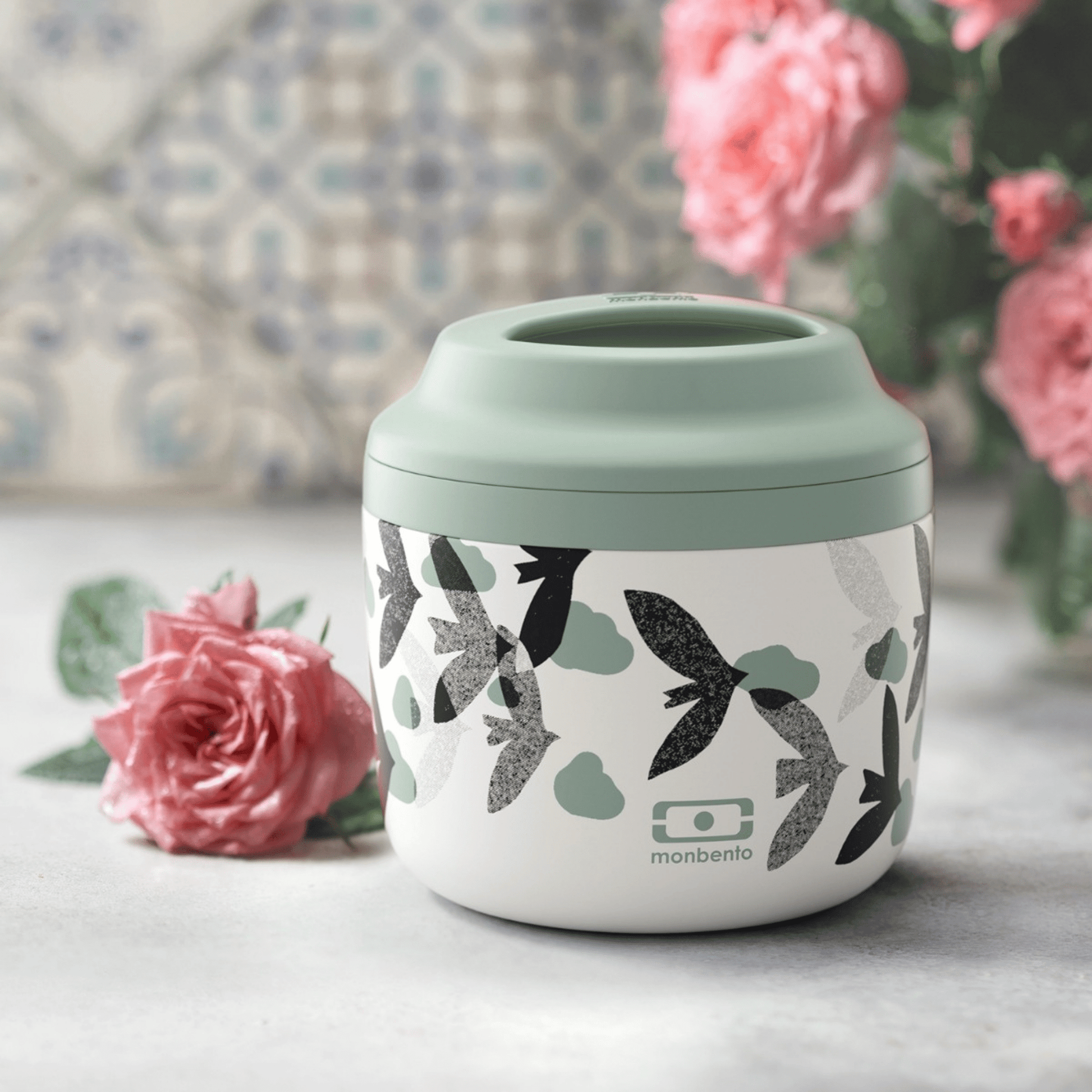 Monbento MB Element Graphic Round Insulated Stainless Steel Lunch Box 550ml Monbento MB Element Graphic Round Insulated Stainless Steel Lunch Box 550ml 