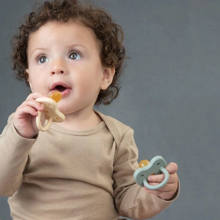 Hevea Natural Rubber Pacifier Round 3-36 Months Two-pack Hevea Natural Rubber Pacifier Round 3-36 Months Two-pack 