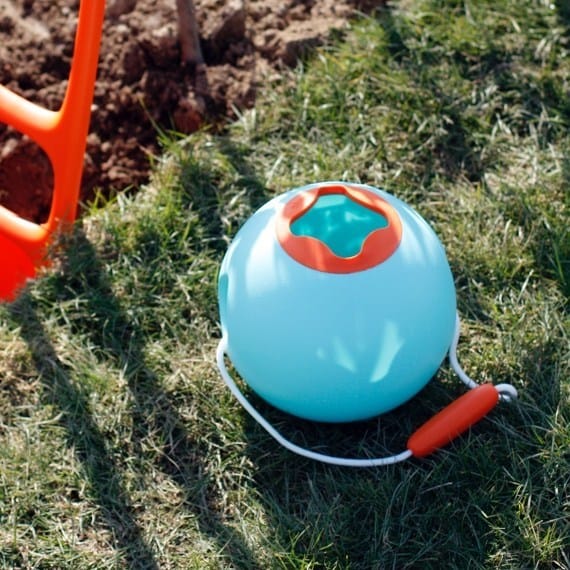 Quut Ballo | The No Spill Bucket Quut Ballo | The No Spill Bucket 